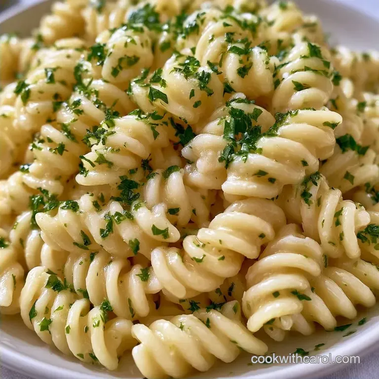 Creamy Herb Pasta Salad: Tangy and Cool